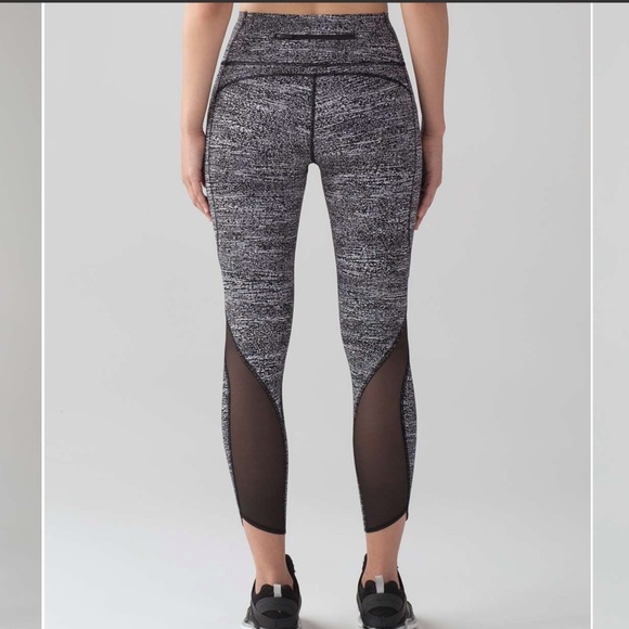Lululemon Pace Perfect Legging - Picture 3 of 12
